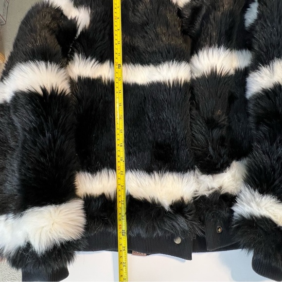 Roxy Carrie Faux Fur Black and White Jacket/Coat, Hooded Women Size Large EUC - Picture 15 of 15